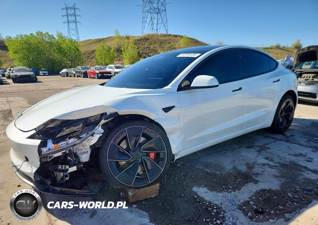 2025 Tesla Model 3 – zdjęcie 1 z 12