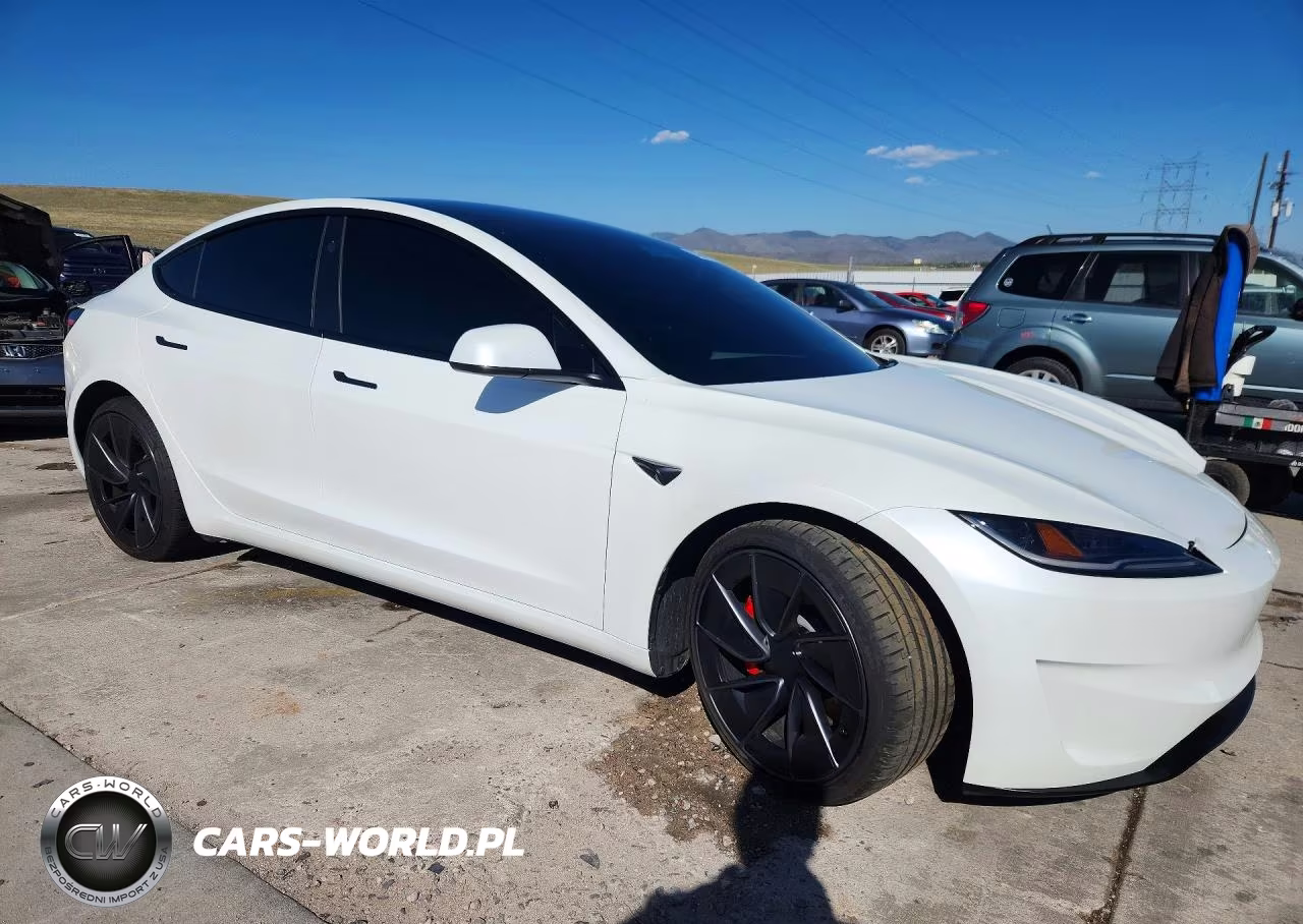 2025 Tesla Model 3 VIN:5YJ3E1ET7SF965529 - 4