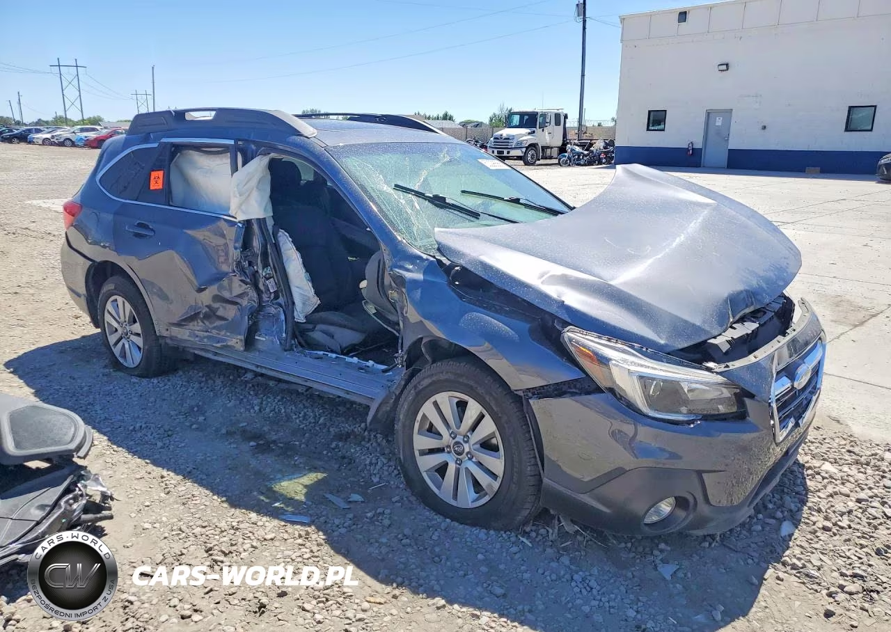 2018 Subaru Outback 2.5I Premium VIN:4S4BSAHC7J3289591 - 4