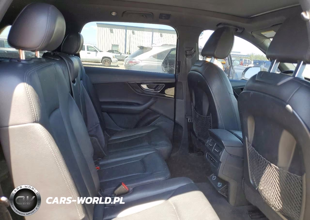 2017 Audi Q7 Premium Plus VIN:WA1LAAF75HD030338 - 11