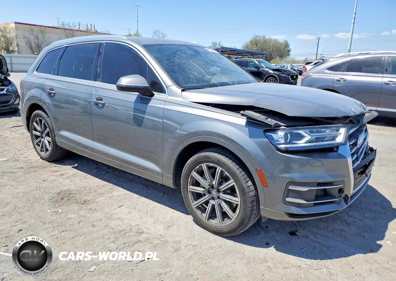 2017 Audi Q7 Premium Plus VIN:WA1LAAF75HD030338 - 4