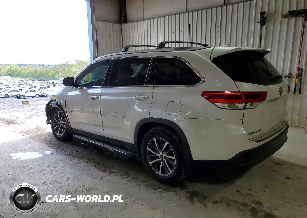 2019 Toyota Highlander Xle VIN:5TDJZRFH8KS594624 - 2