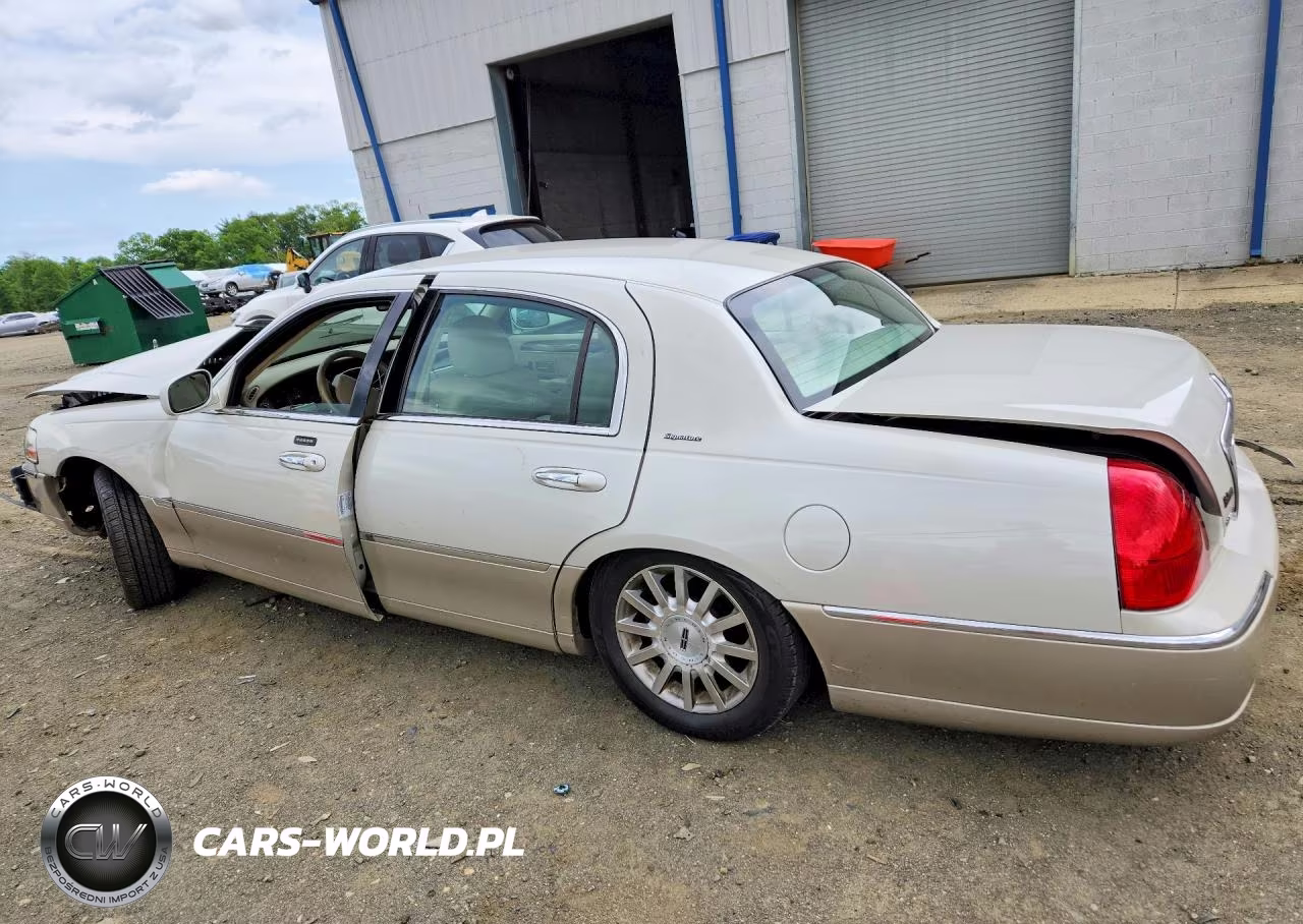 2006 Lincoln Town Car Signature VIN:1LNHM81W76Y632038 - 2