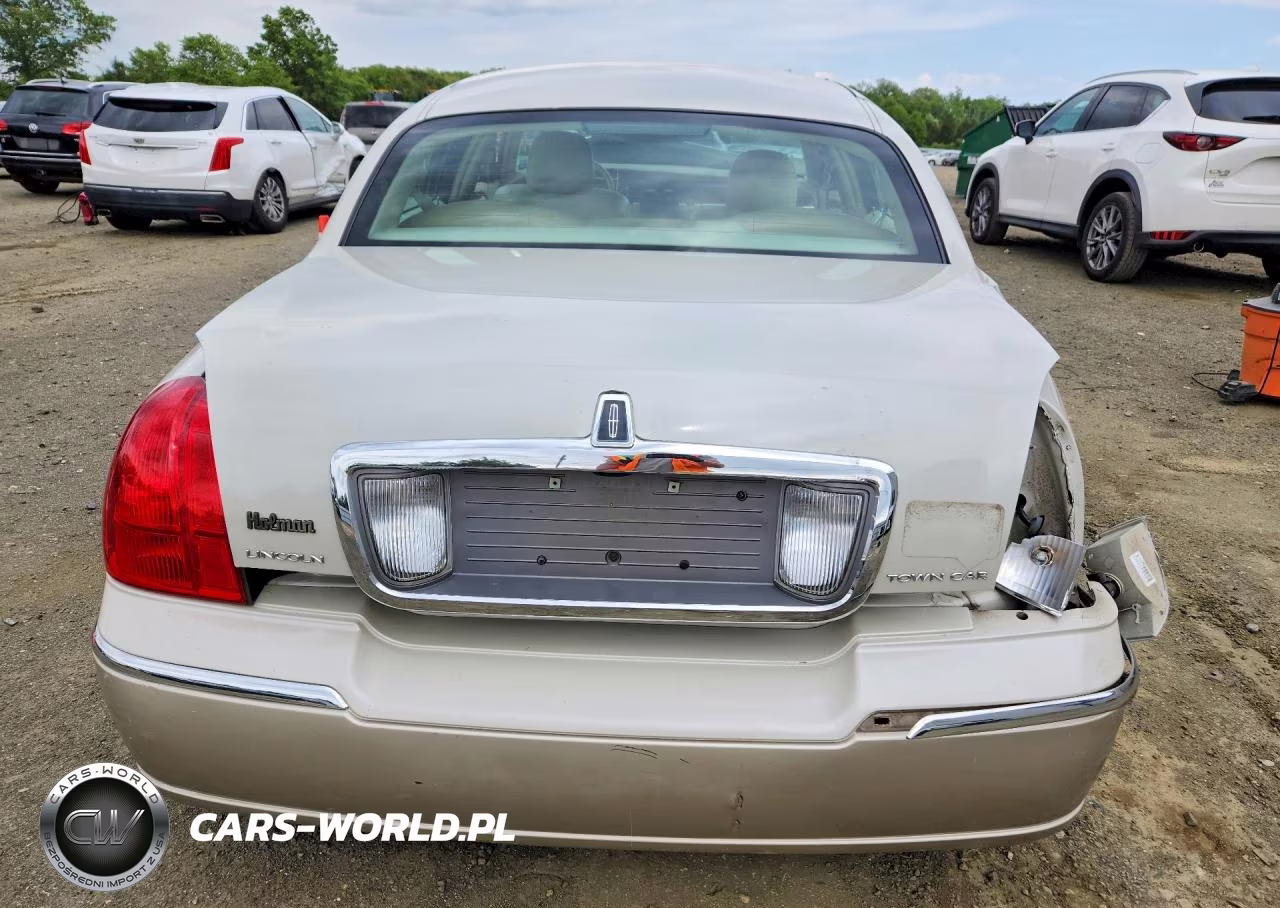 2006 Lincoln Town Car Signature VIN:1LNHM81W76Y632038 - 6