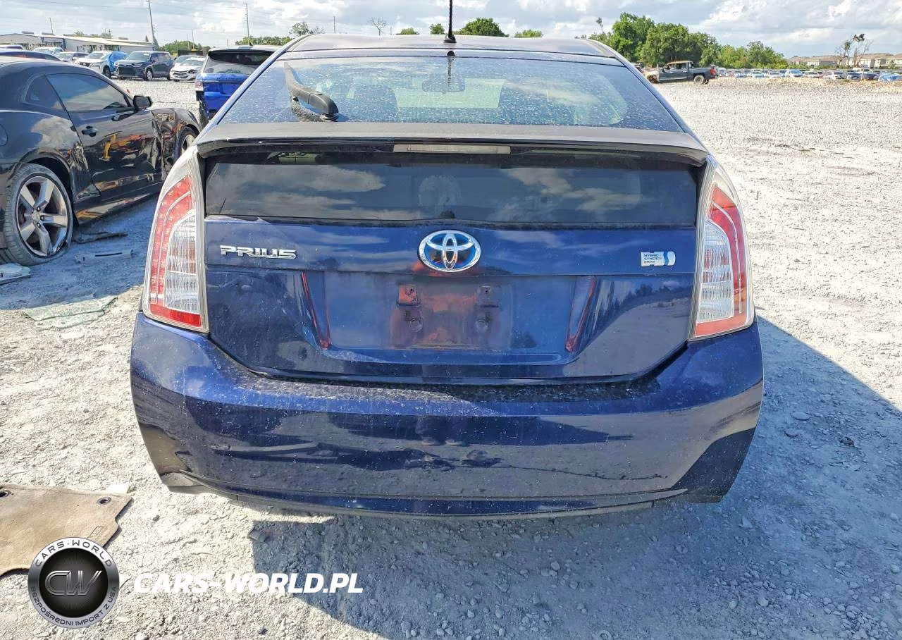 2014 Toyota Prius Two VIN:JTDKN3DU8E1736789 - 6