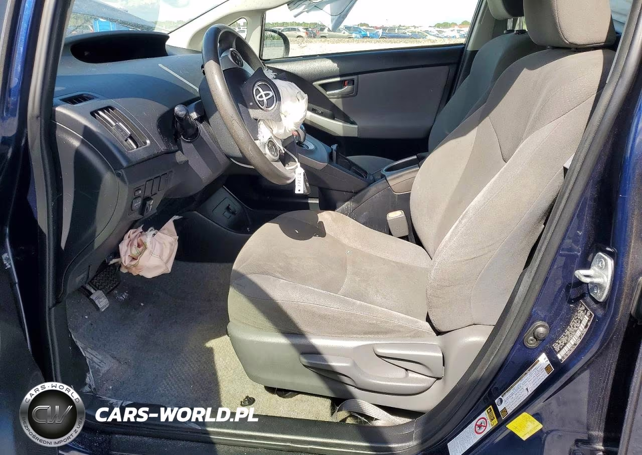 2014 Toyota Prius Two VIN:JTDKN3DU8E1736789 - 7