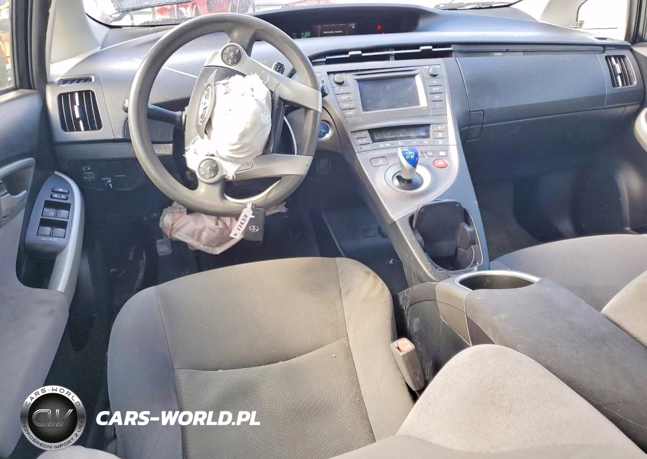 2014 Toyota Prius Two VIN:JTDKN3DU8E1736789 - 8