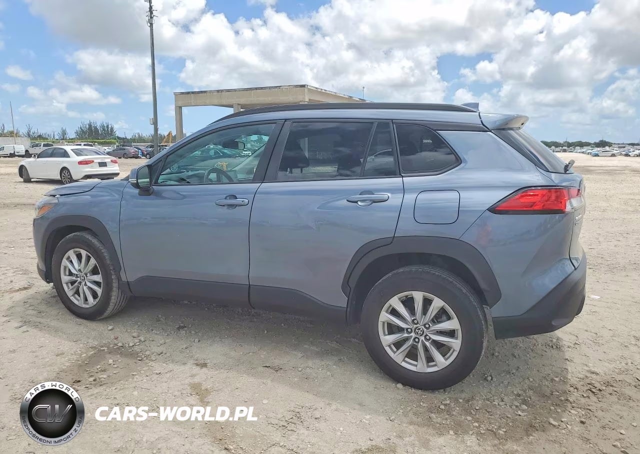 2022 Toyota Corolla Cross Le VIN:7MUCAAAG0NV030704 - 2