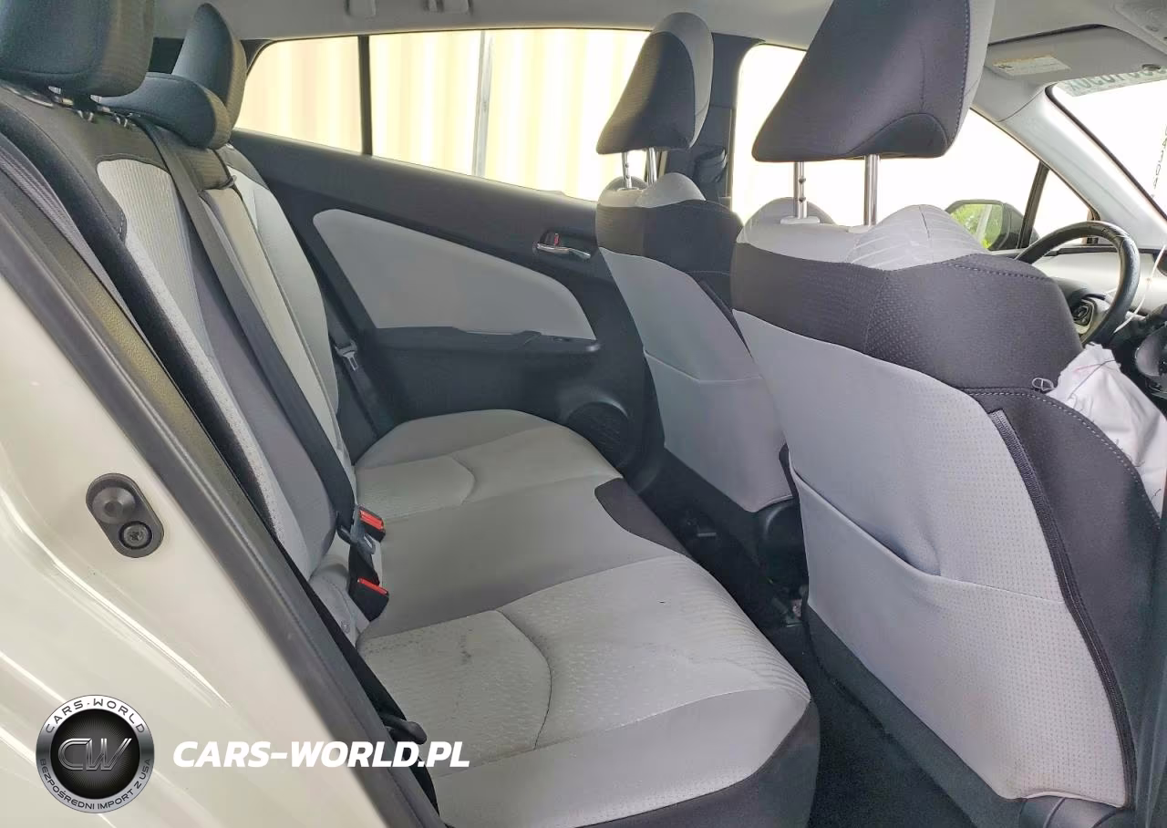 2016 Toyota Prius Three VIN:JTDKARFU1G3523850 - 10