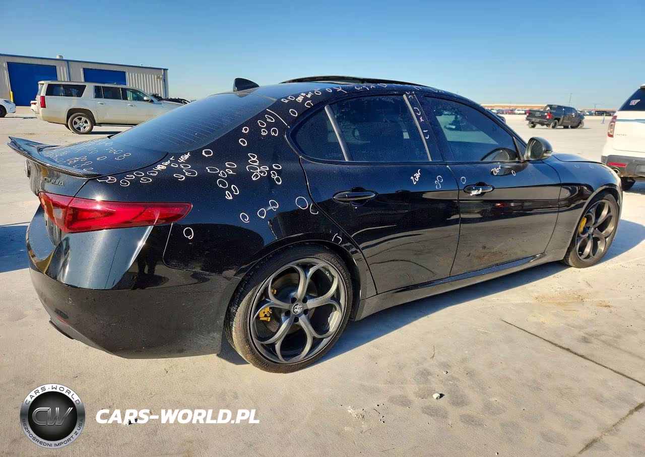 2019 Alfa Romeo Giulia Ti VIN:ZARFANBN3K7623125 - 3