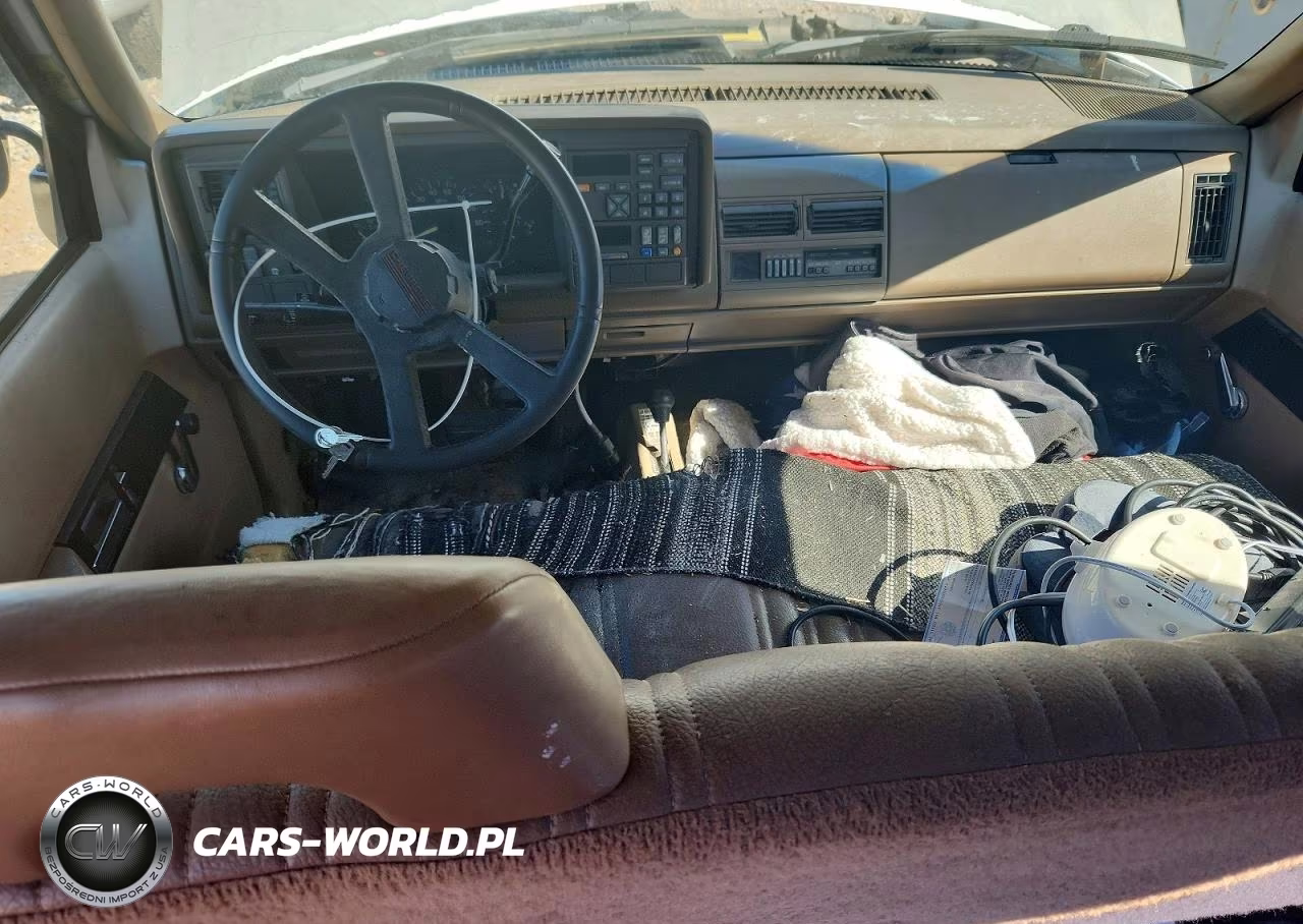 1993 Chevrolet Suburban K2500 VIN:1GNGK26K5PJ362270 - 8