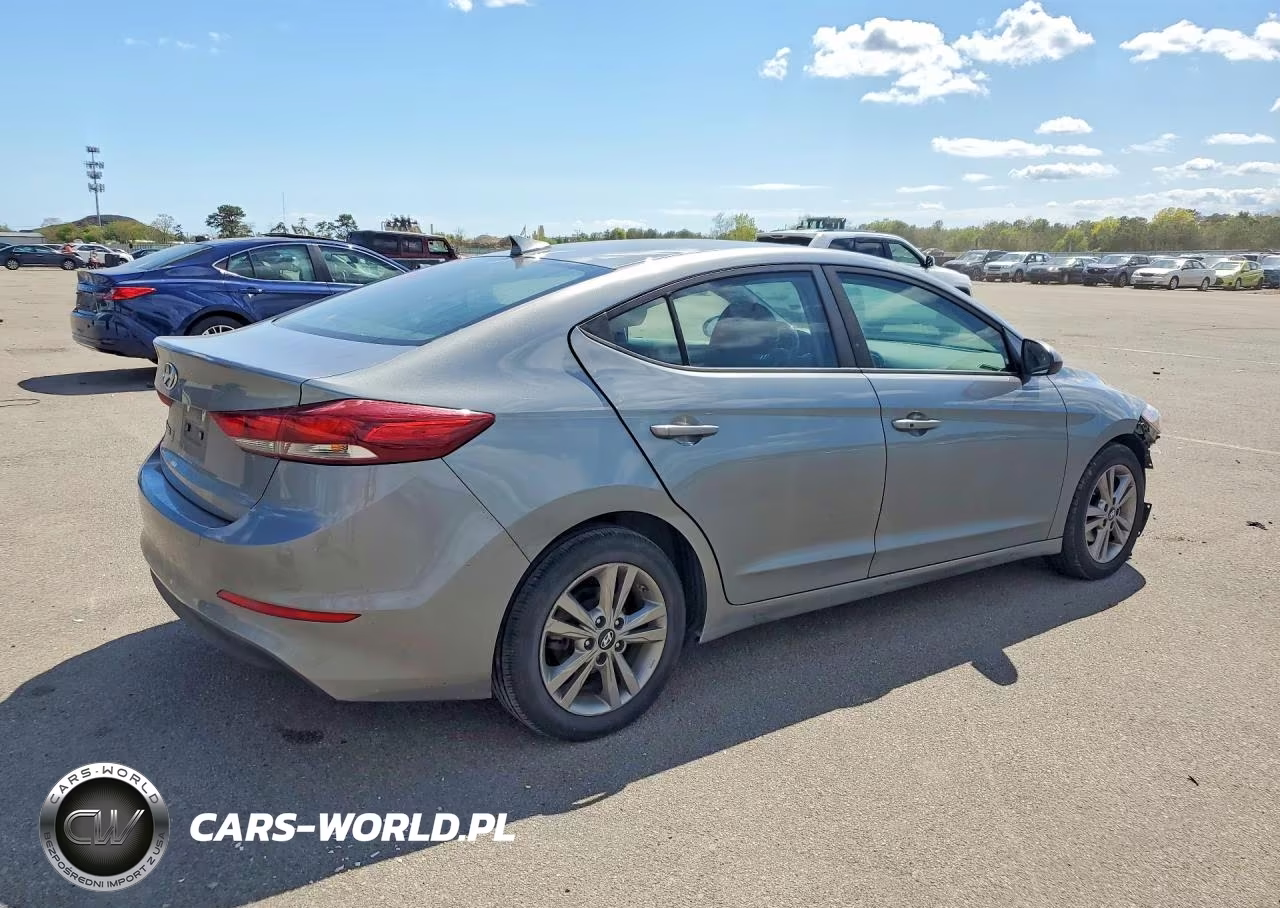 2018 Hyundai Elantra Value Edition VIN:KMHD84LF8JU521619 - 3