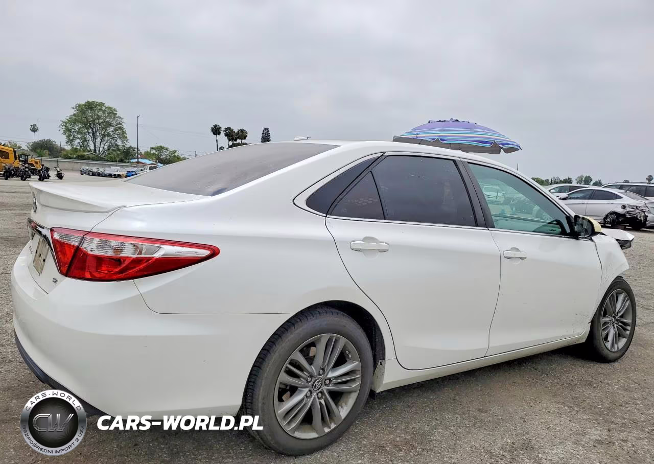 2017 Toyota Camry Se VIN:4T1BF1FK2HU329613 - 3