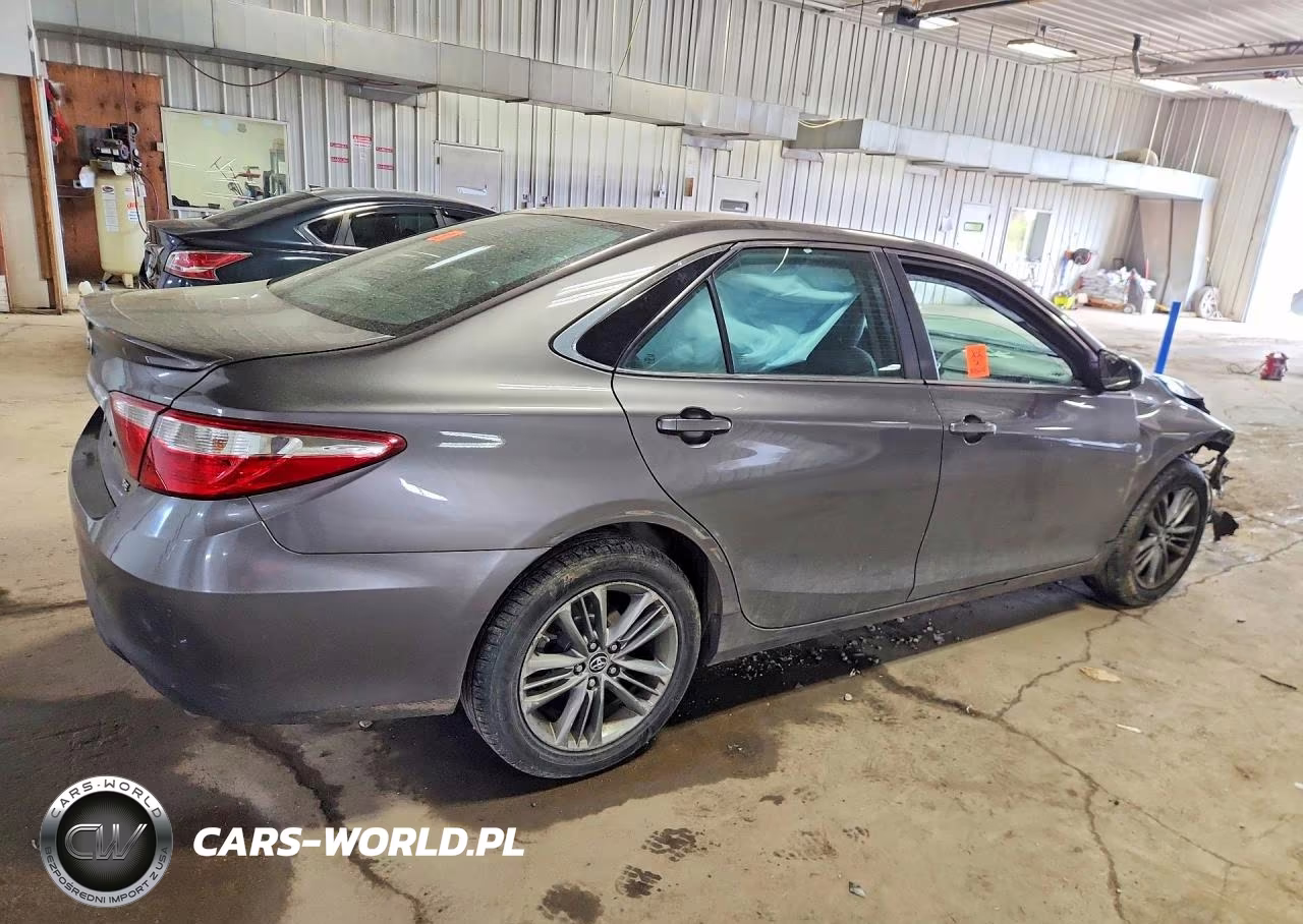 2015 Toyota Camry Se VIN:4T1BF1FK3FU874605 - 3