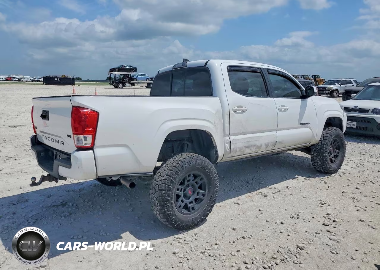 2017 Toyota Tacoma Sr V6 VIN:5TFCZ5AN5HX068517 - 3
