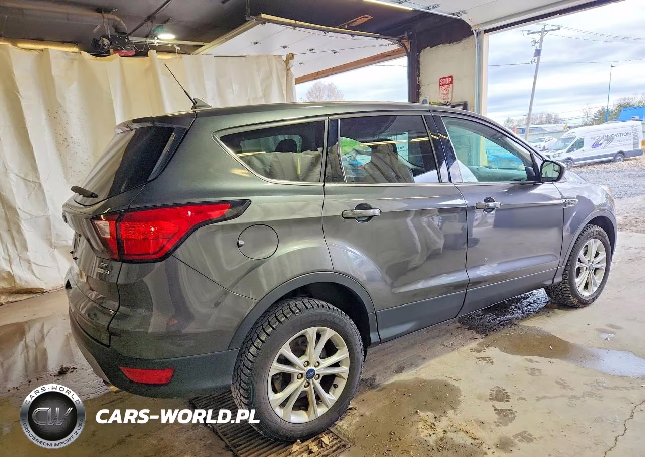2019 Ford Escape Se VIN:1FMCU9GD8KUA39568 - 3