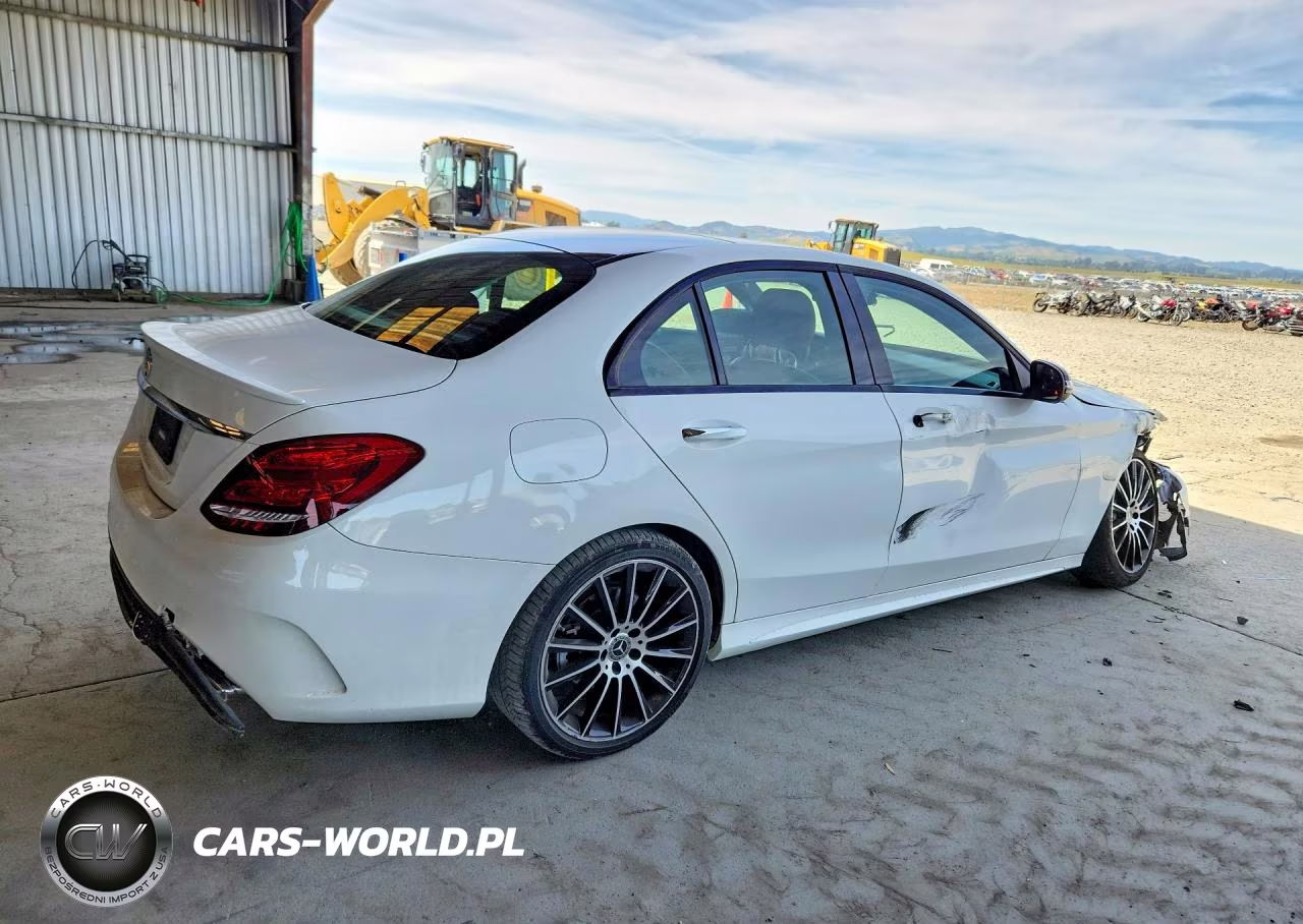 2018 Mercedes-Benz C 300 VIN:WDDWF4JB2JR414836 - 3