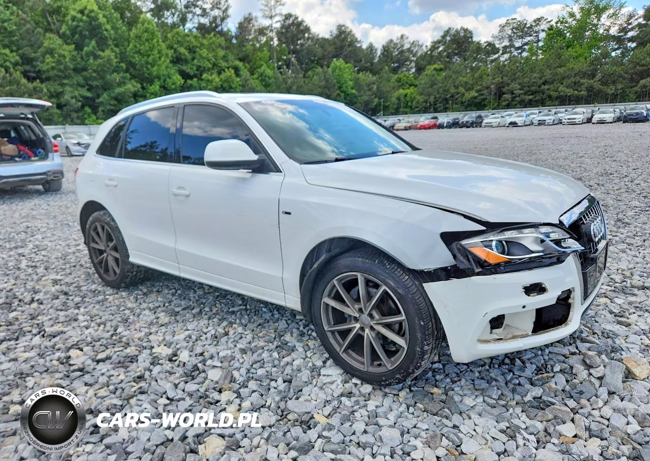 2010 Audi Q5 Premium Plus VIN:WA1MKAFPXAA088423 - 4