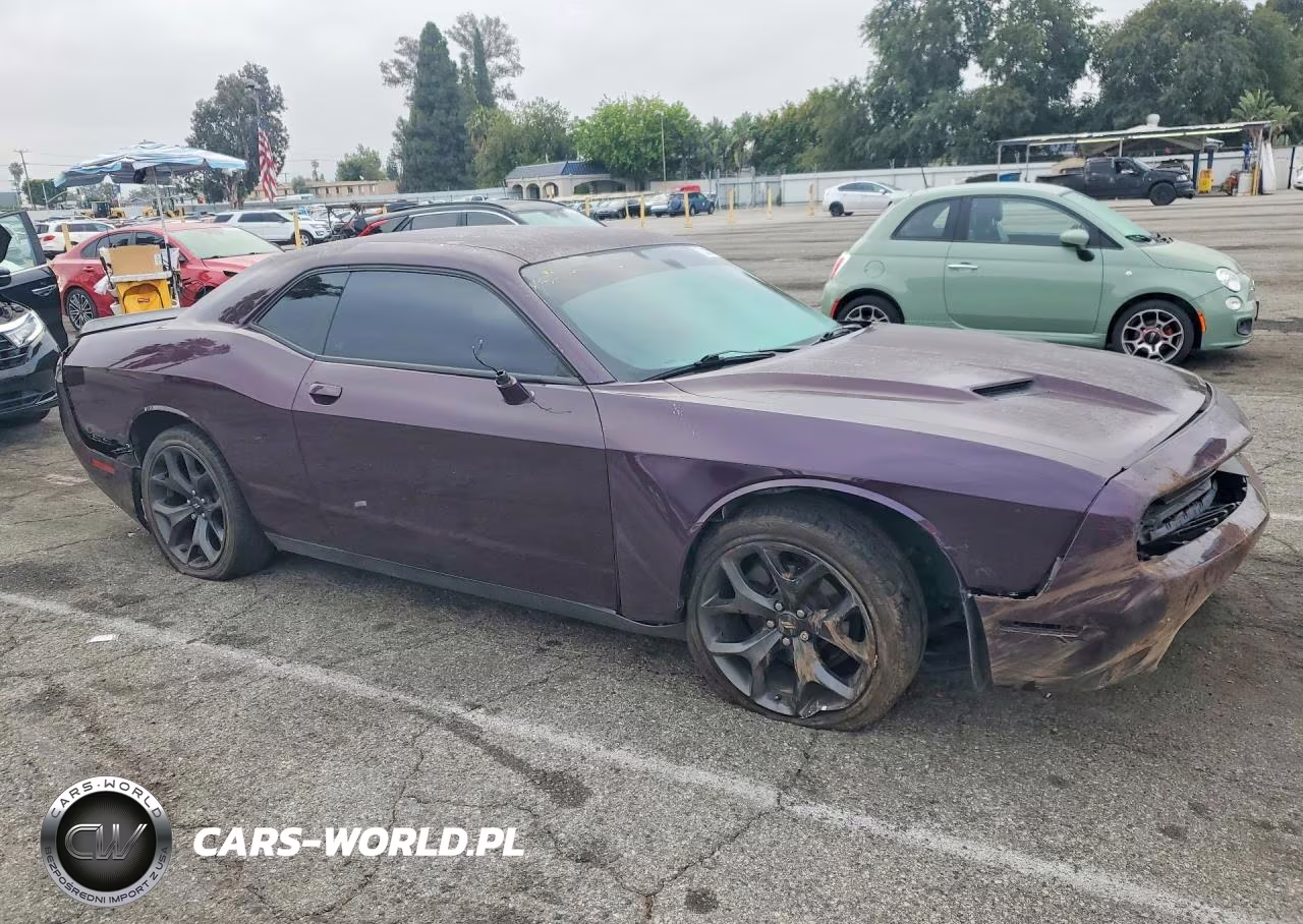 2020 Dodge Challenger Sxt VIN:2C3CDZAG6LH235637 - 4