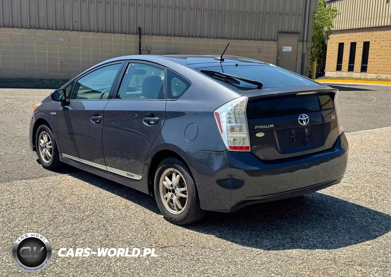 2011 Toyota Prius Two VIN:JTDKN3DU6B1377065 - 3