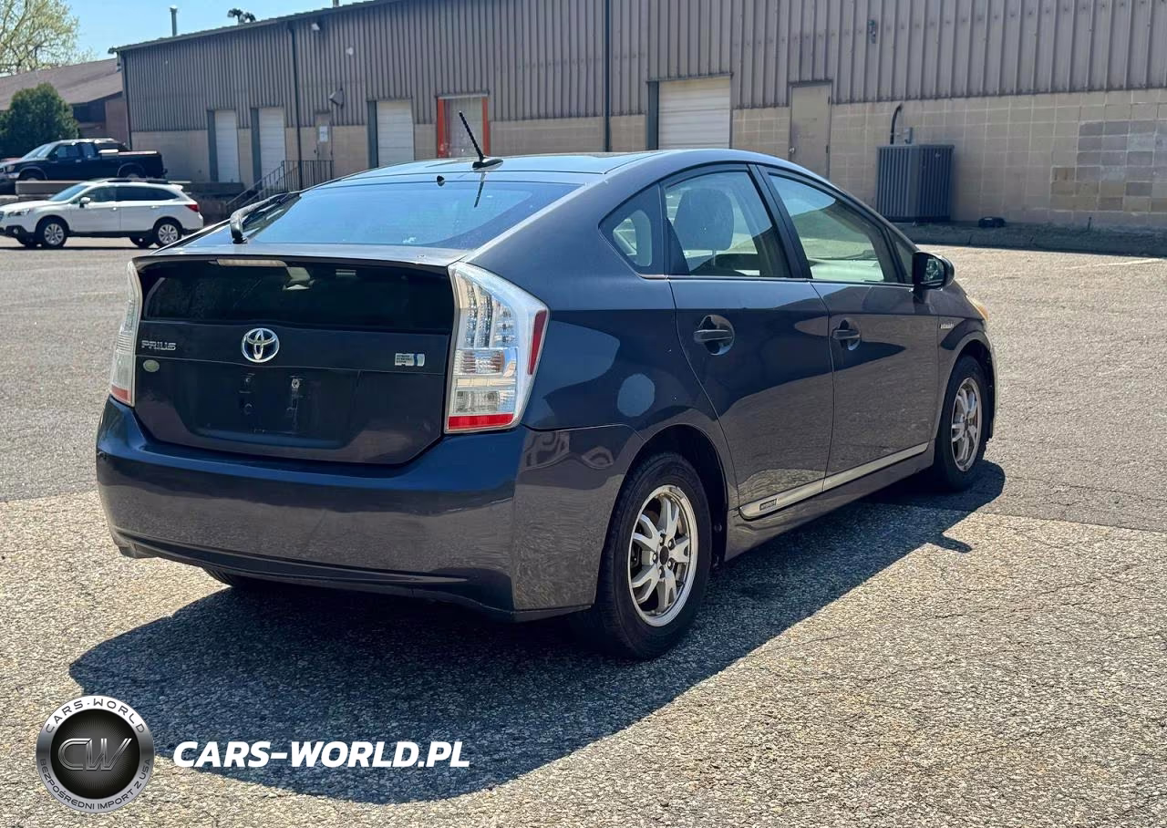 2011 Toyota Prius Two VIN:JTDKN3DU6B1377065 - 4
