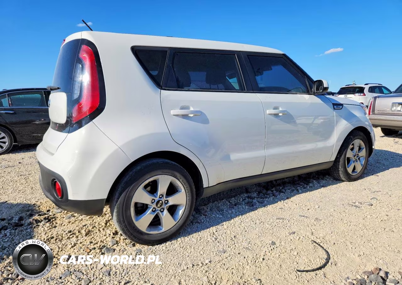2018 Kia Soul Base VIN:KNDJN2A27J7546871 - 3