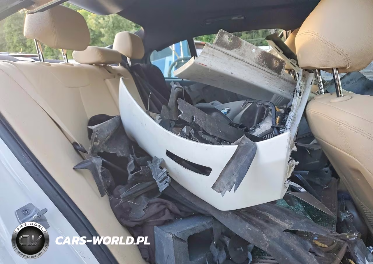 2018 BMW 330 Xi VIN:WBA8D9G56JNU71827 - 10