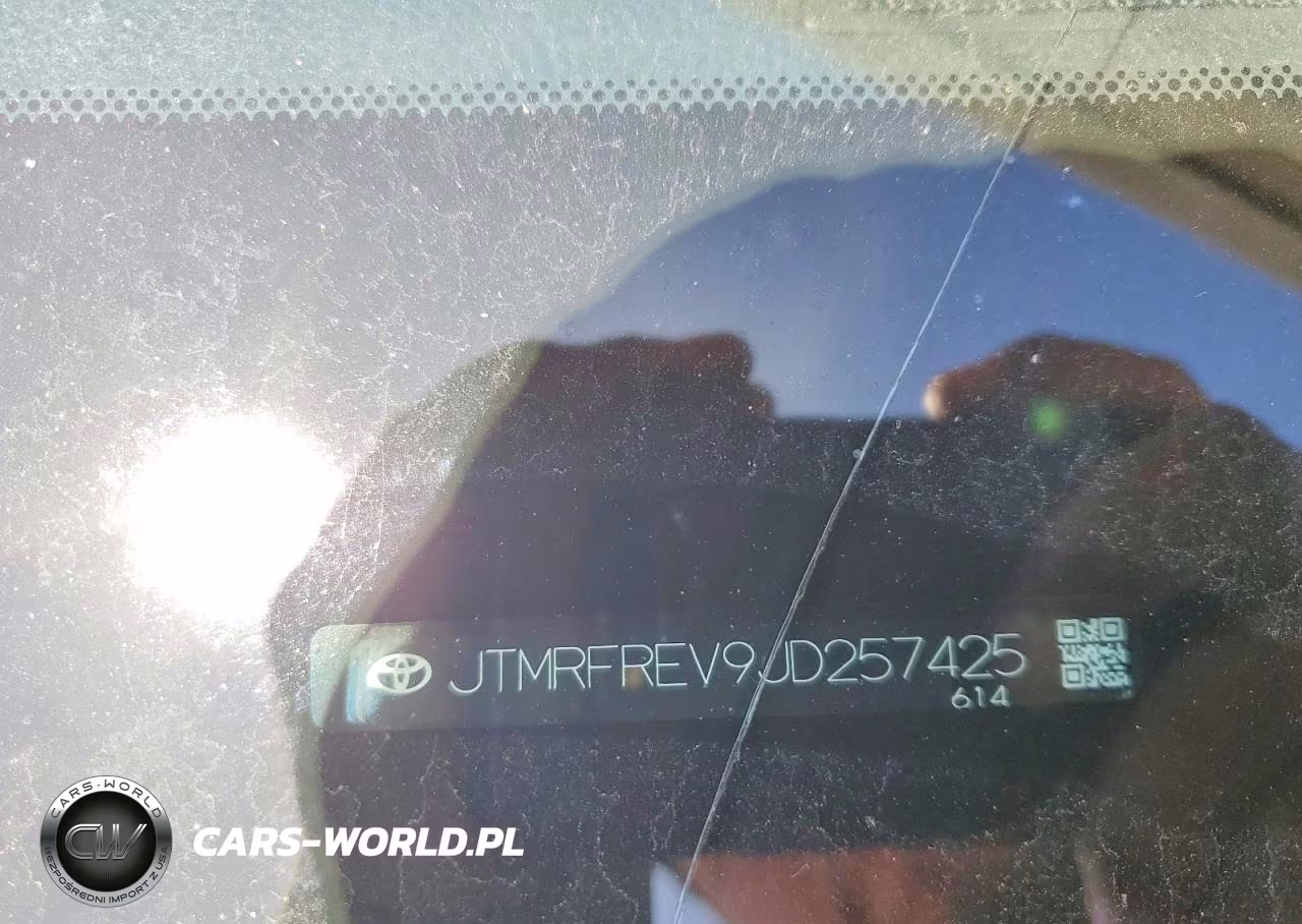 2018 Toyota Rav4 Xle VIN:JTMRFREV9JD257425 - 12