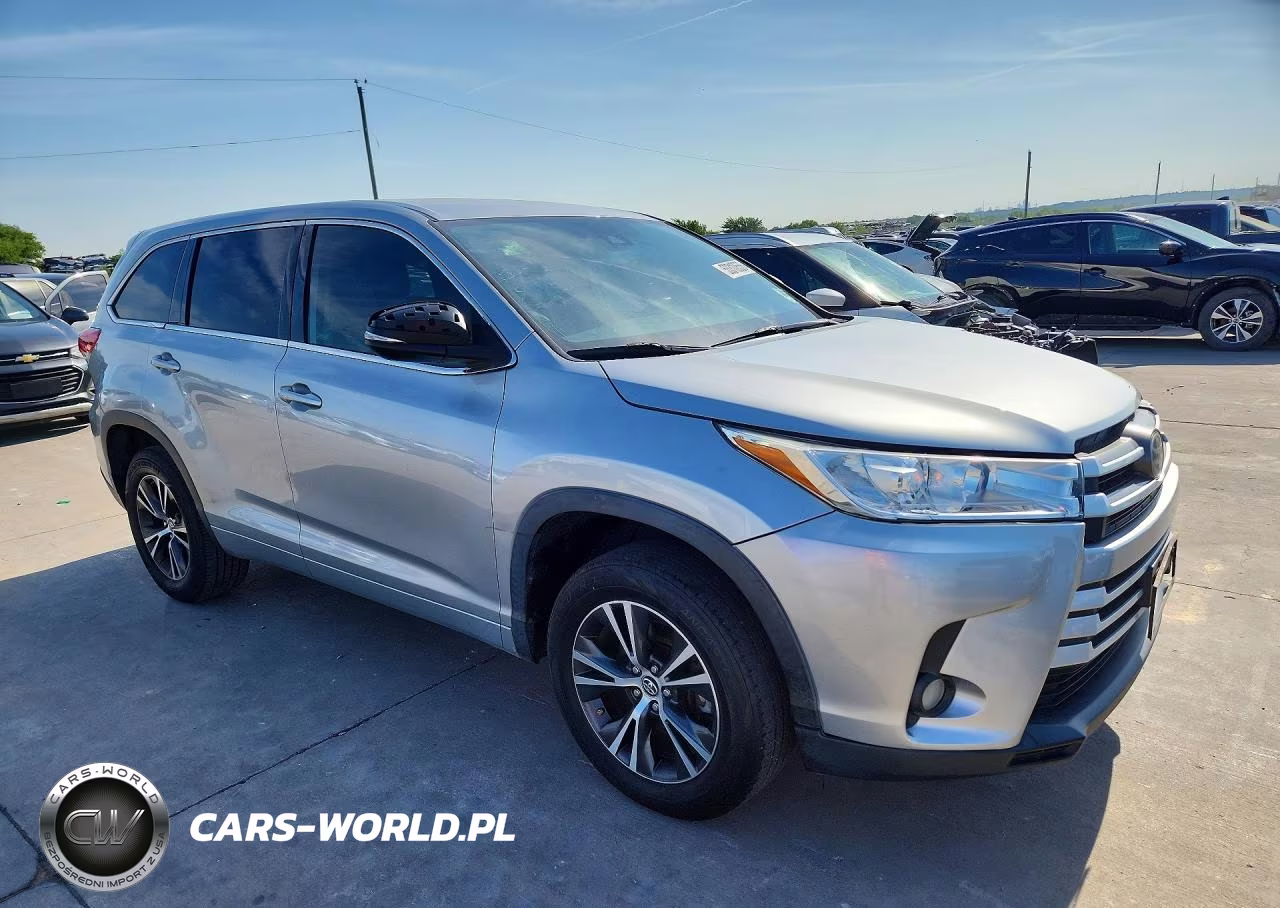 2018 Toyota Highlander Le Plus VIN:5TDZZRFH2JS251244 - 4