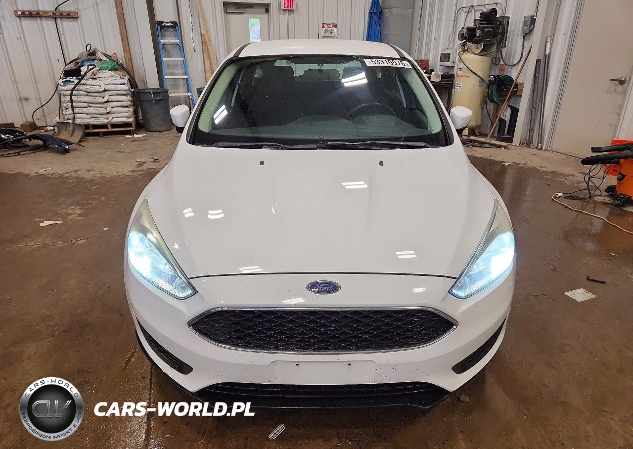 2016 Ford Focus Se VIN:1FADP3K26GL282205 - 5