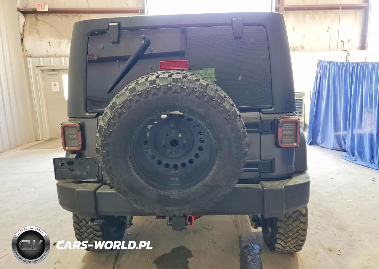 2017 Jeep Wrangler Unlimited Sport VIN:1C4BJWDG2HL583598 - 6