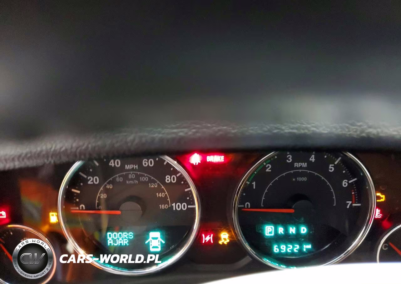 2017 Jeep Wrangler Unlimited Sport VIN:1C4BJWDG2HL583598 - 9