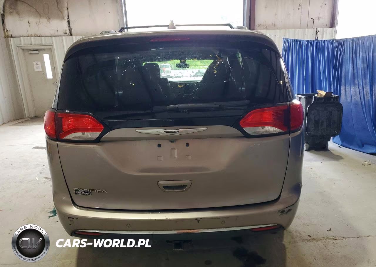 2017 Chrysler Pacifica Touring L VIN:2C4RC1BG4HR733698 - 6