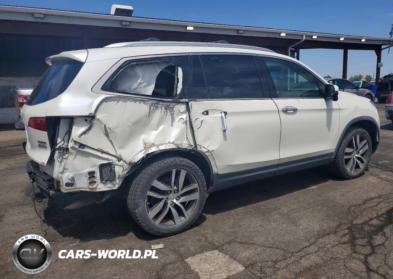 2017 Honda Pilot Touring VIN:5FNYF6H97HB085911 - 3