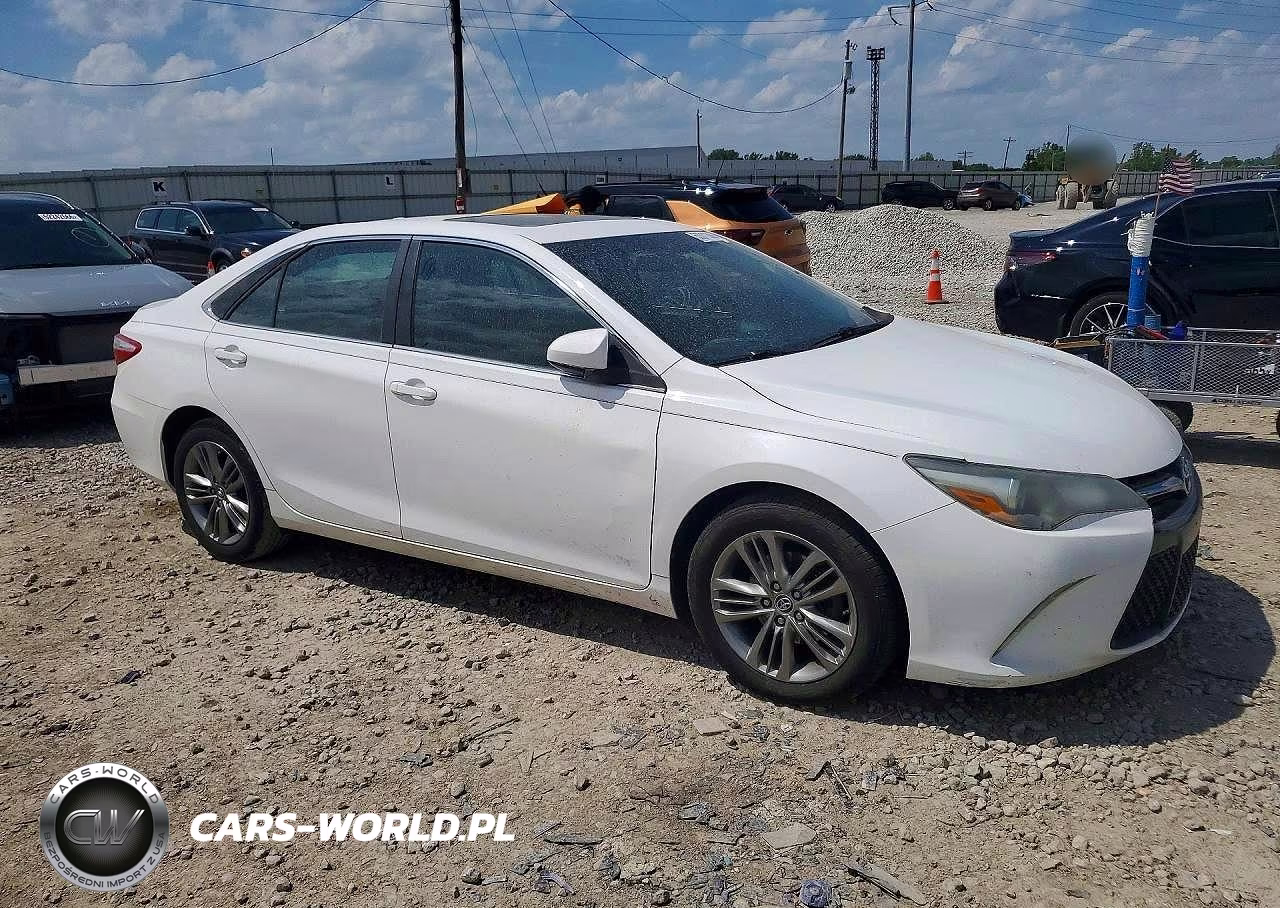 2015 Toyota Camry Se VIN:4T1BF1FKXFU099963 - 4