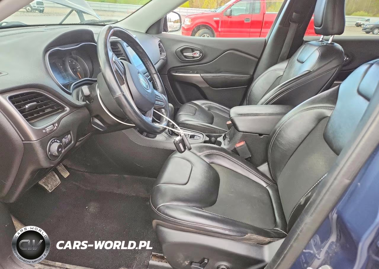 2021 Jeep Cherokee Latitude Plus VIN:1C4PJMLB0MD110299 - 7