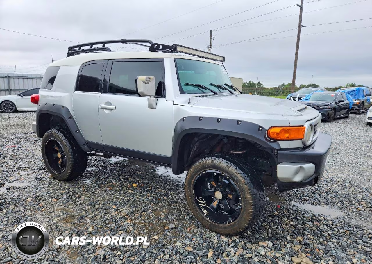 2008 Toyota Fj Cruiser Base VIN:JTEBU11F38K023418 - 4