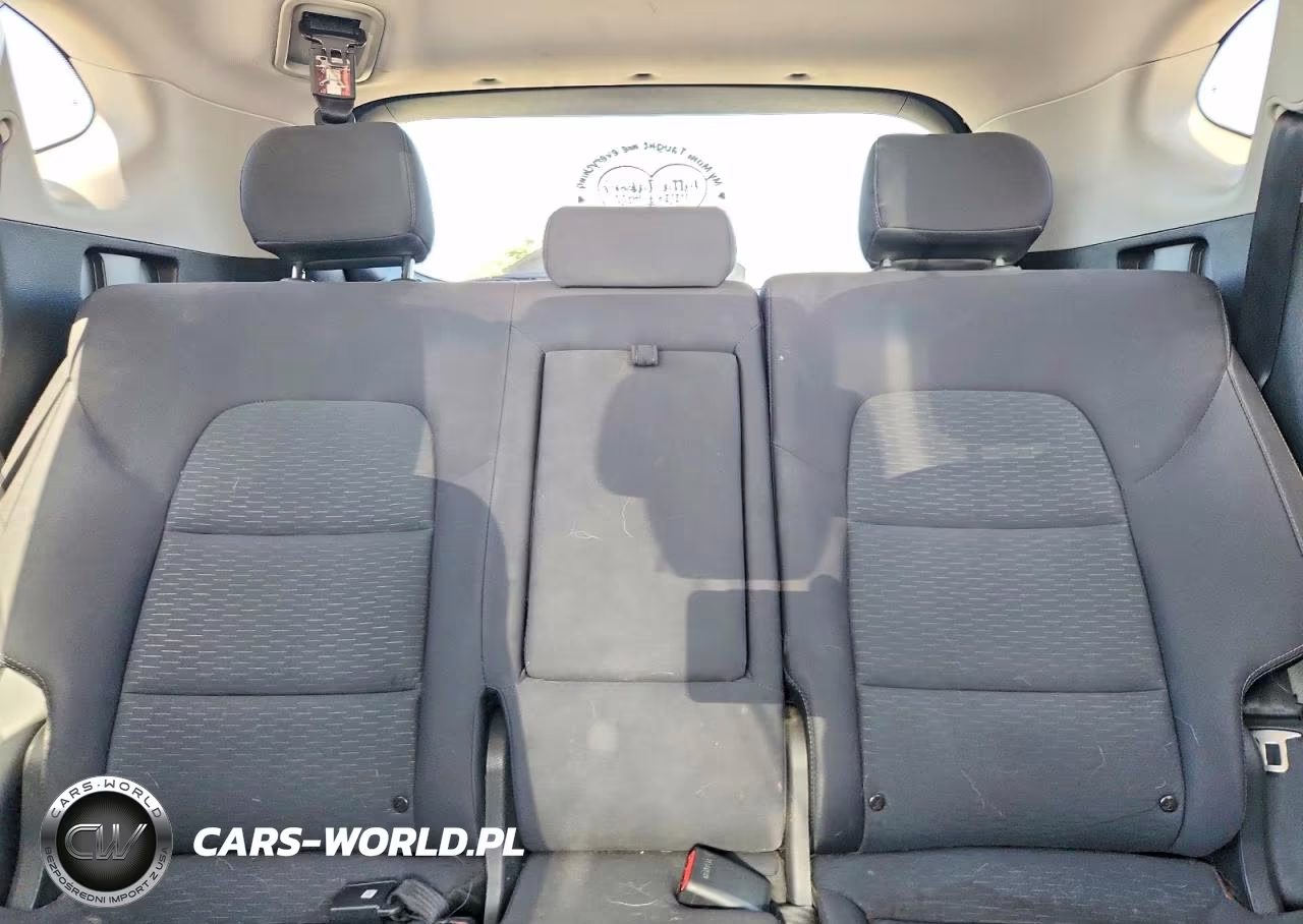 2019 Hyundai Tucson Value VIN:KM8J3CA41KU911010 - 10