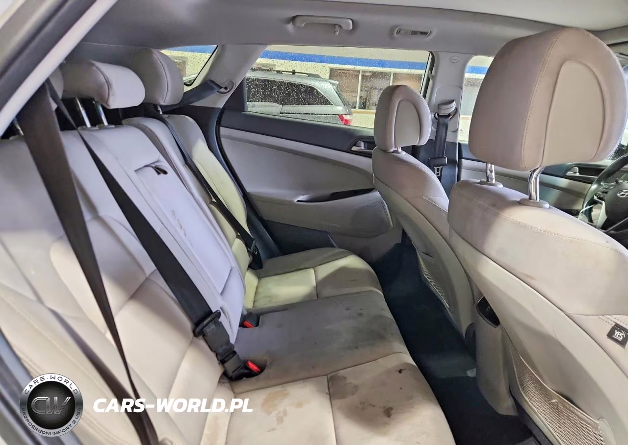 2018 Hyundai Tucson Value VIN:KM8J3CA29JU688938 - 11