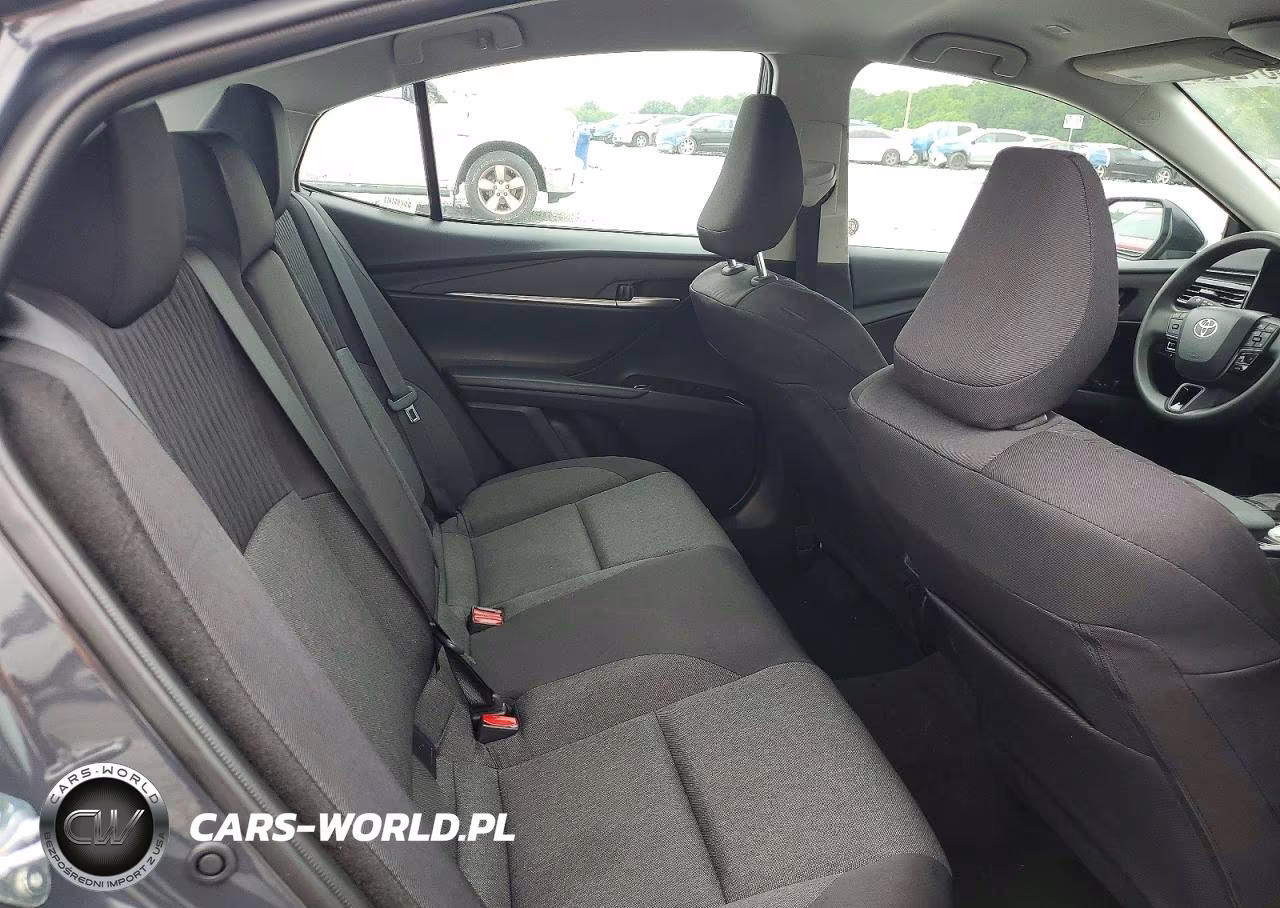2026 Toyota Camry Le VIN:4T1DAACKXTU217307 - 10