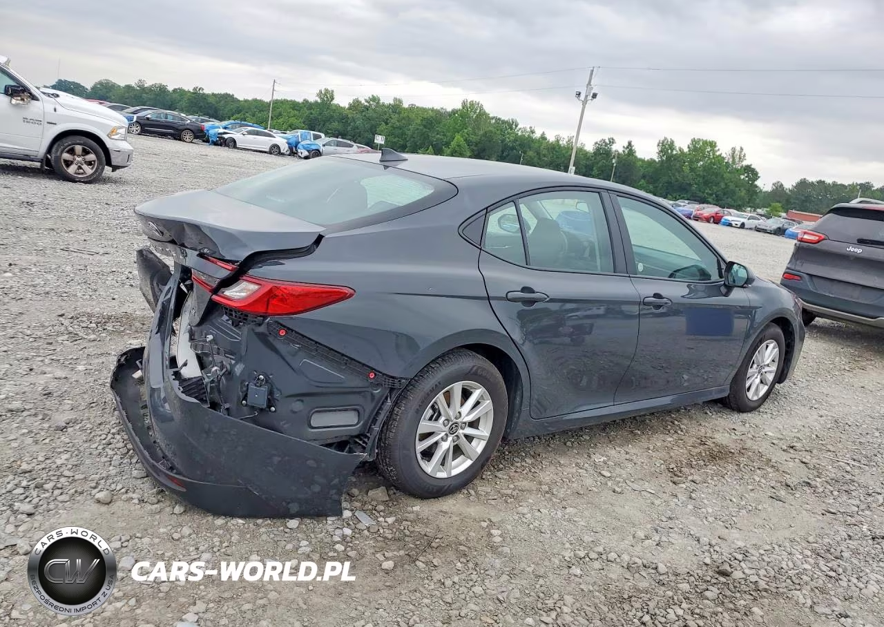 2026 Toyota Camry Le VIN:4T1DAACKXTU217307 - 3