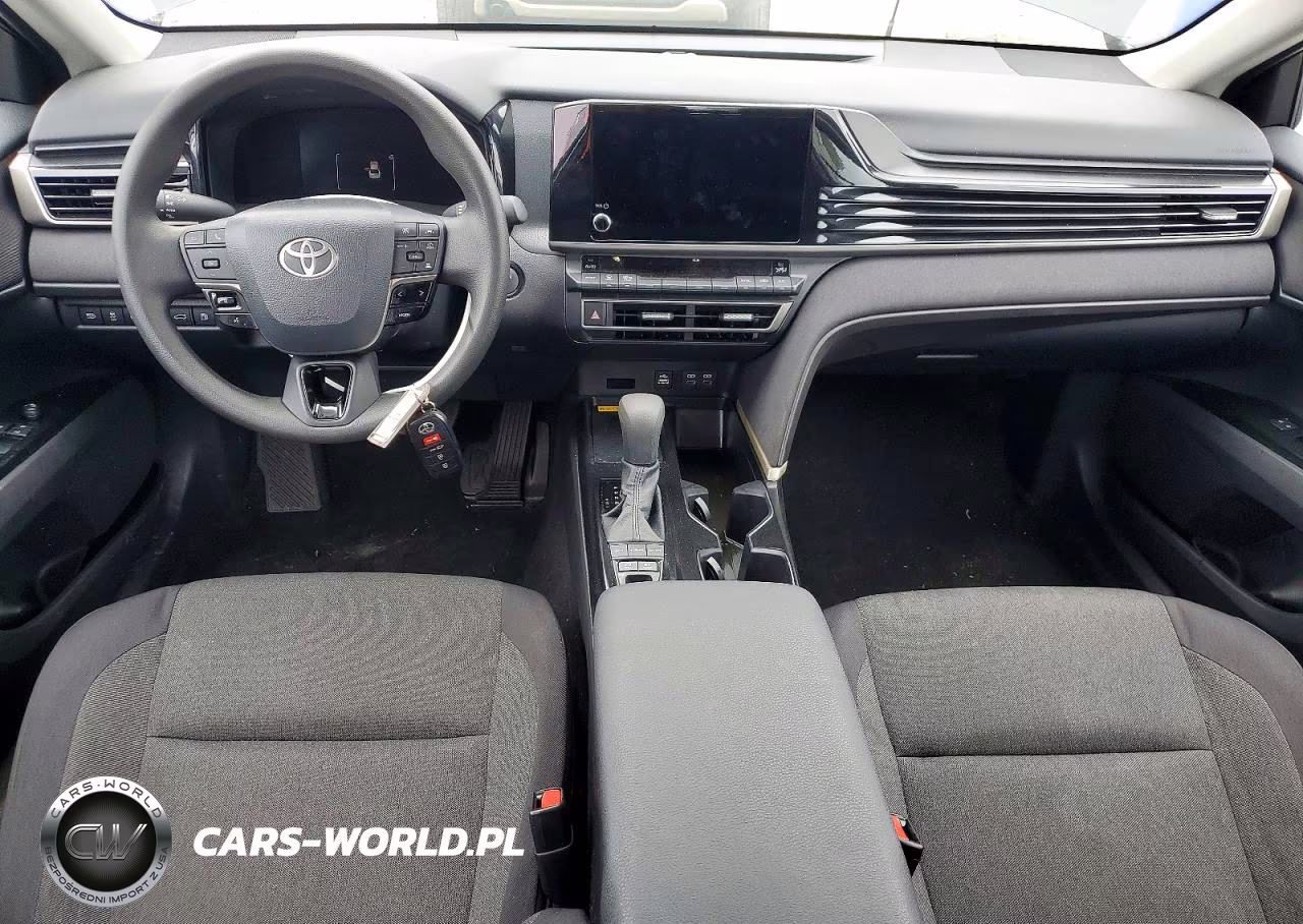 2026 Toyota Camry Le VIN:4T1DAACKXTU217307 - 8