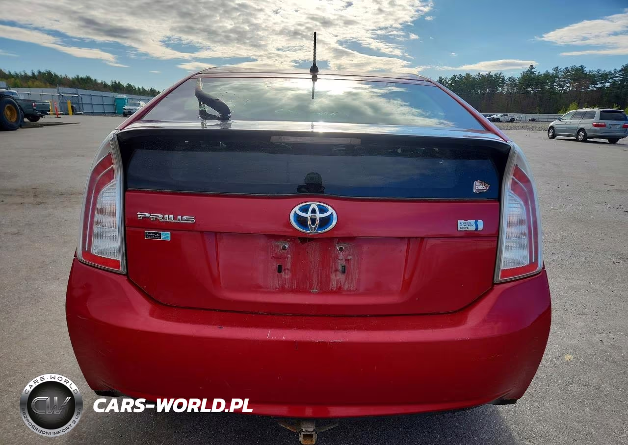 2014 Toyota Prius Two VIN:JTDKN3DU9E1760549 - 6