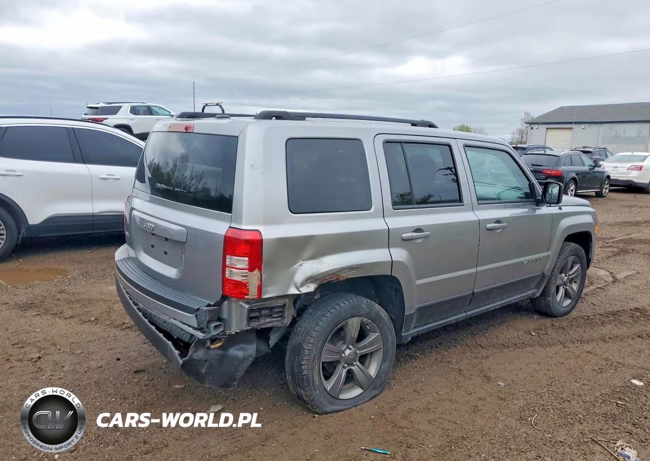 2015 Jeep Patriot Latitude VIN:1C4NJRFB2FD417010 - 3