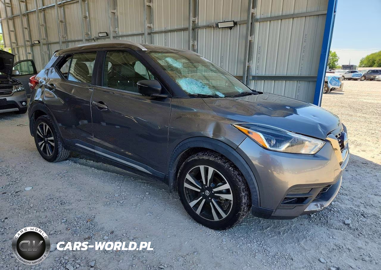 2019 Nissan Kicks Sr VIN:3N1CP5CU7KL550647 - 4