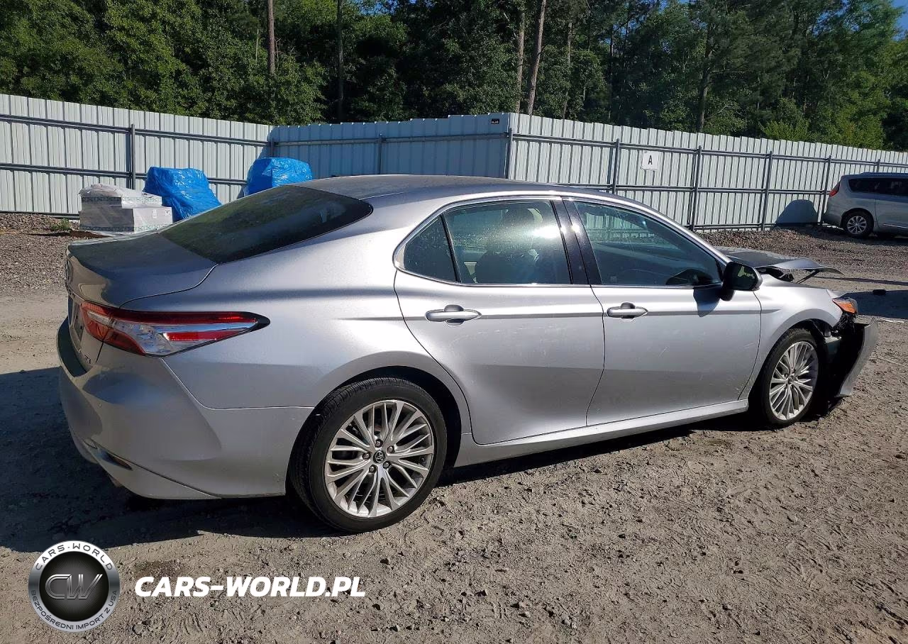 2018 Toyota Camry Xle VIN:4T1B11HK5JU157112 - 3