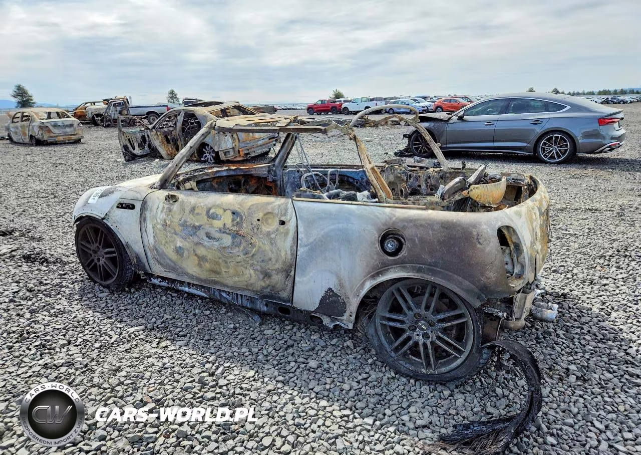 2005 Mini Cooper S VIN:WMWRH33455TF83252 - 2