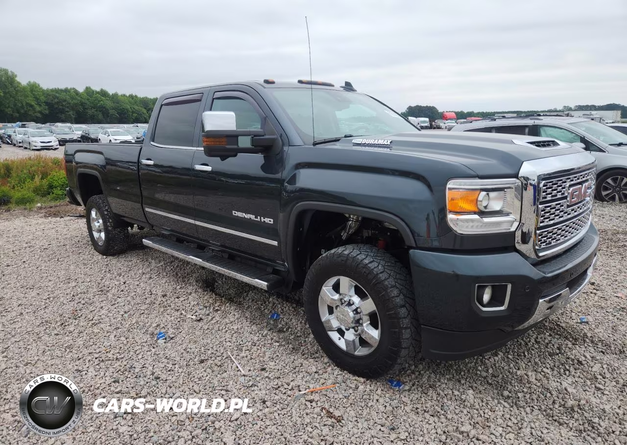 2018 GMC Sierra K3500 Denali VIN:1GT42YEYXJF130861 - 4