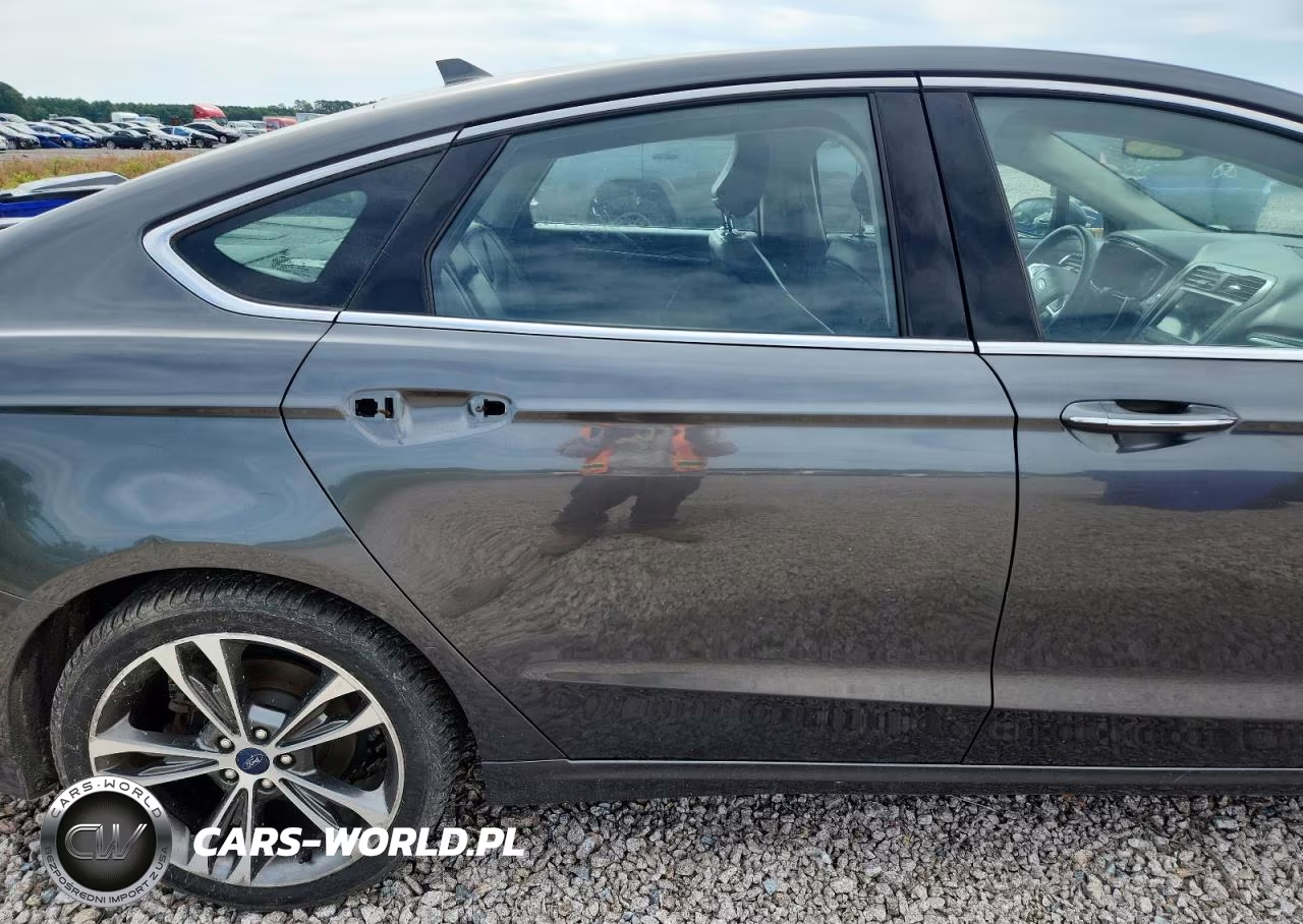 2020 Ford Fusion Titanium VIN:3FA6P0D9XLR133910 - 10
