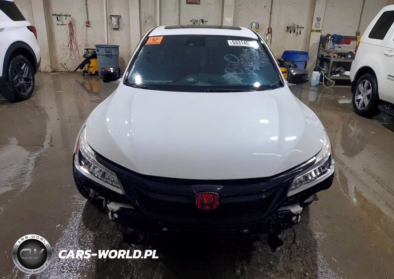 2017 Honda Accord Touring VIN:1HGCR3F92HA000373 - 5